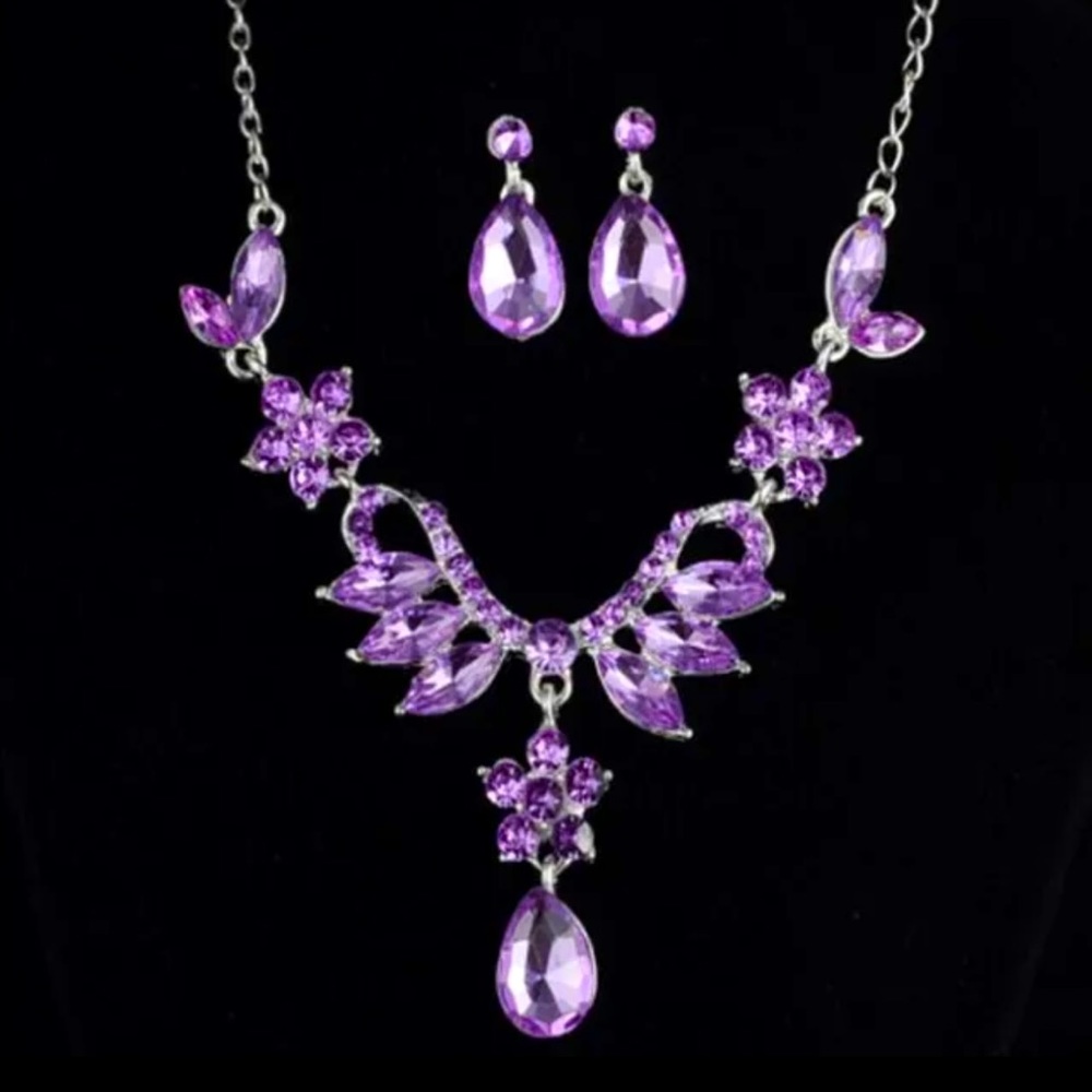 Purple & Silver Rhinestone Teardrop Necklace Earring Set - Picture 4 of 4